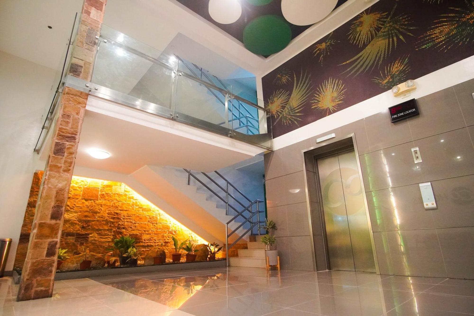 Go Hotels Iloilo Экстерьер фото